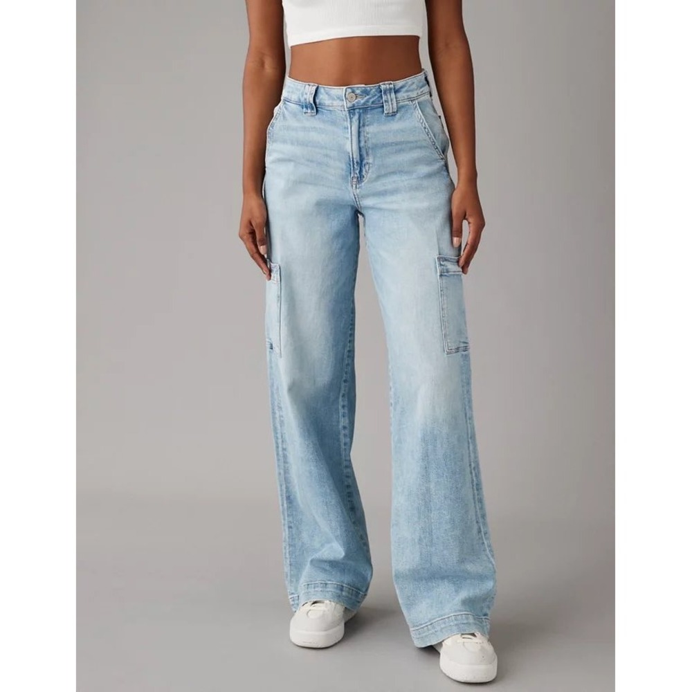 American Eagle Dreamy Drape Super High-Rise Cargo Baggy Wide-Leg Jeans 2 Regular